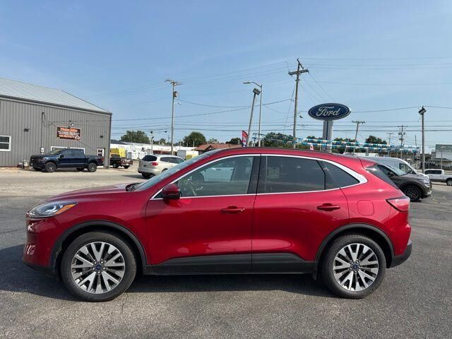2020 Ford Escape Hybrid Titanium — photo 1 of 24