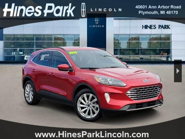 2022 Ford Escape Hybrid Titanium