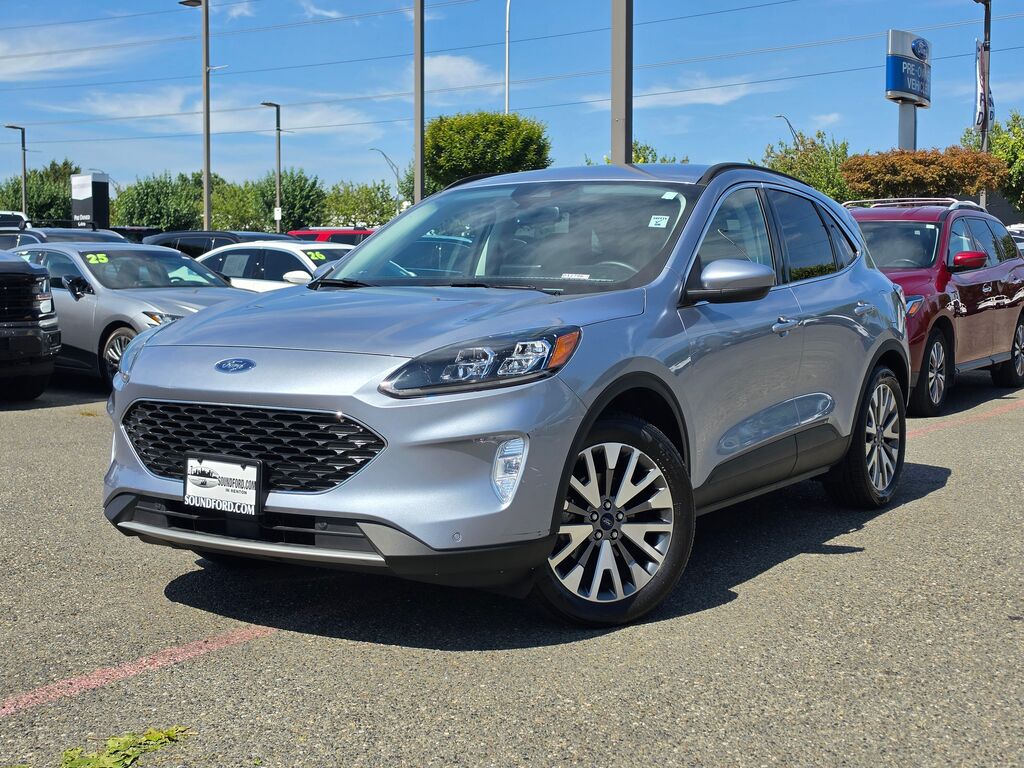 2022 Ford Escape Titanium — photo 1 of 13
