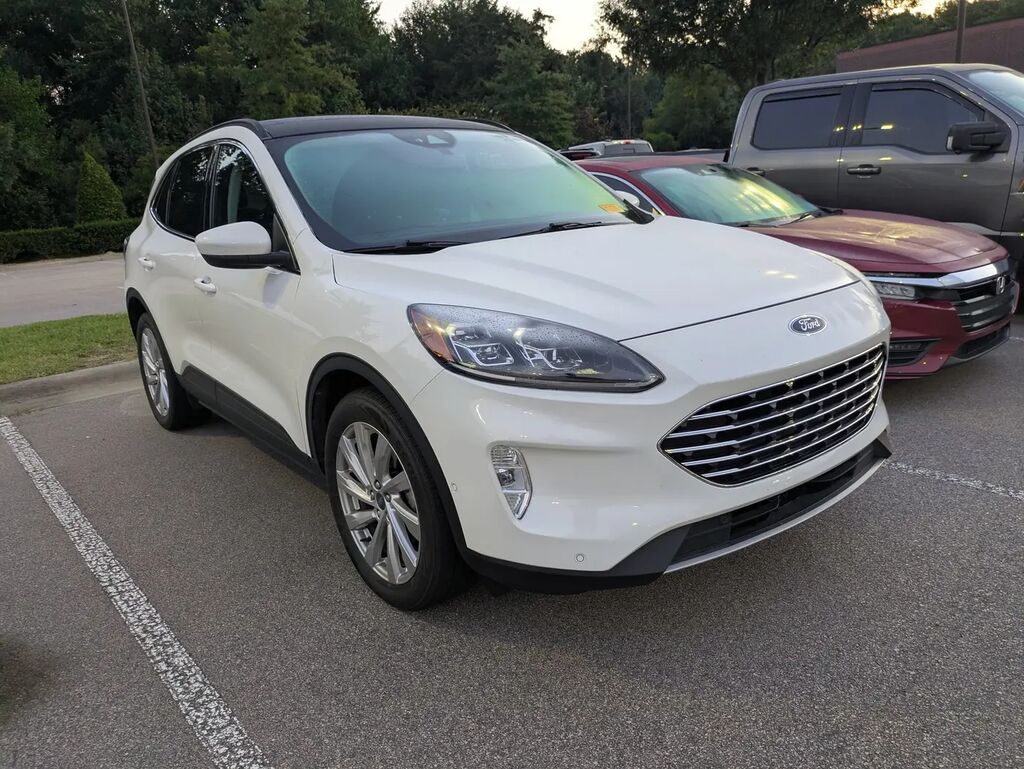 2021 Ford Escape Hybrid Titanium — photo 1 of 17