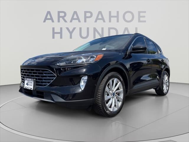 2022 Ford Escape Hybrid Titanium — photo 1 of 13