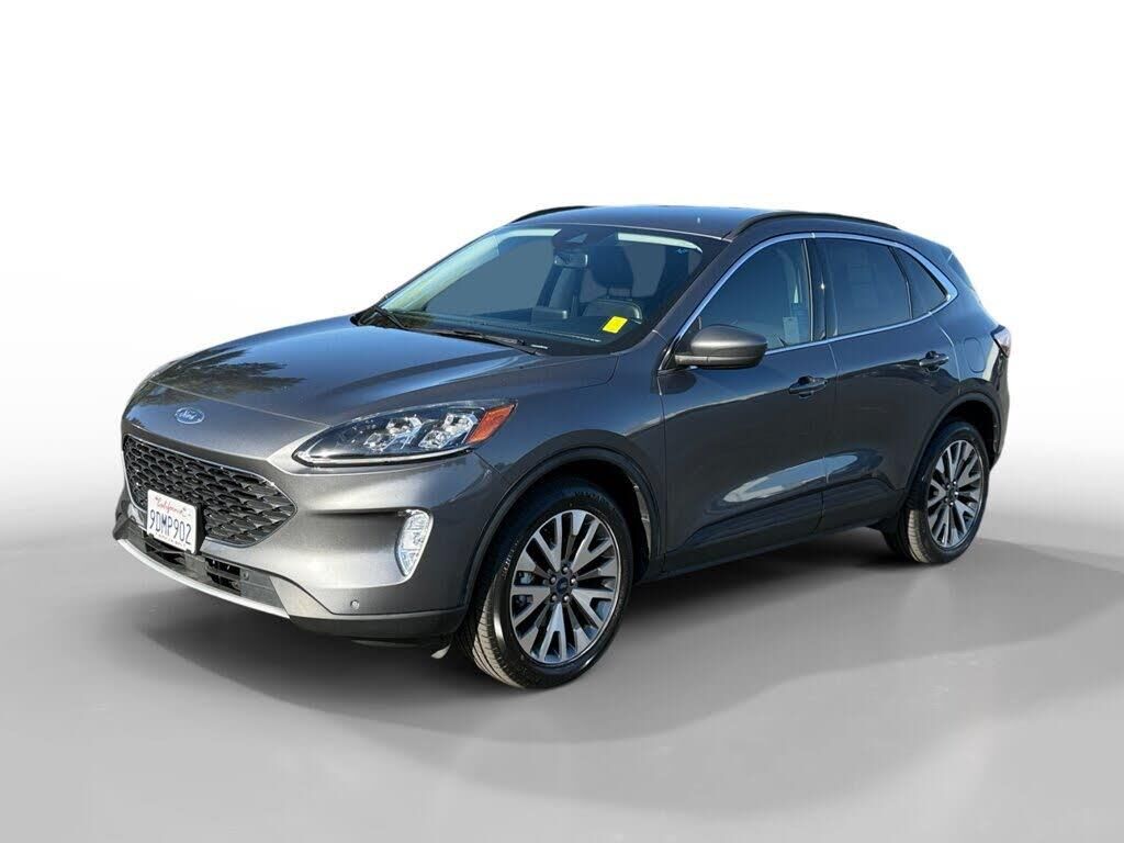 2022 Ford Escape Hybrid Titanium — photo 1 of 1