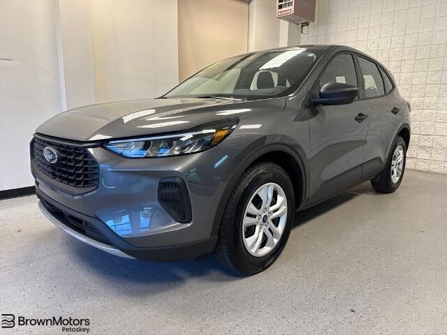 2023 Ford Escape Base — photo 1 of 13