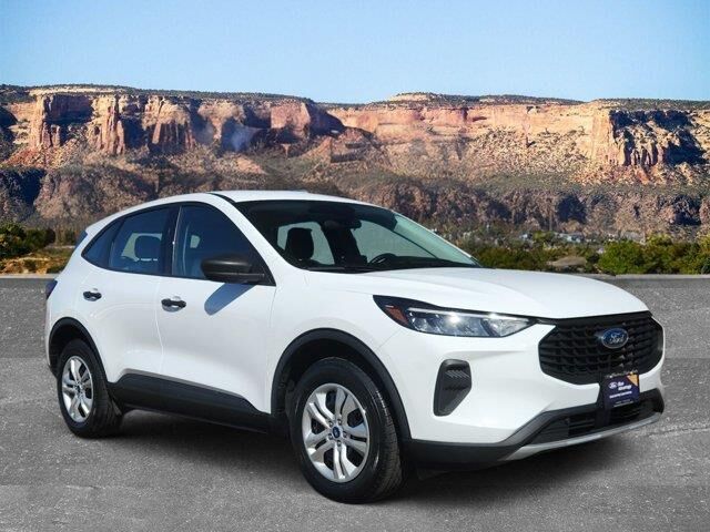 2023 Ford Escape Base — photo 1 of 13