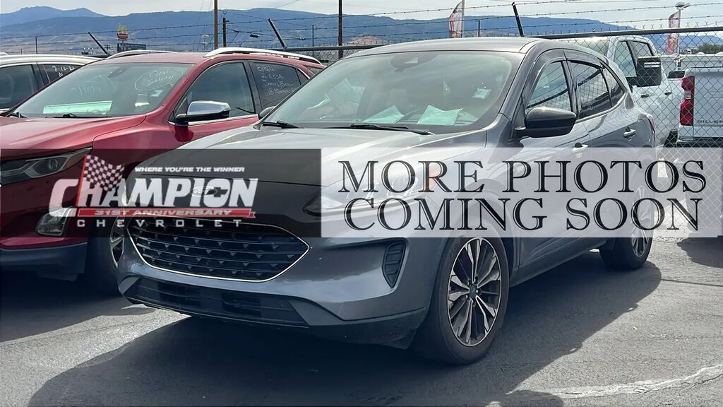 2022 Ford Escape SE — photo 1 of 3