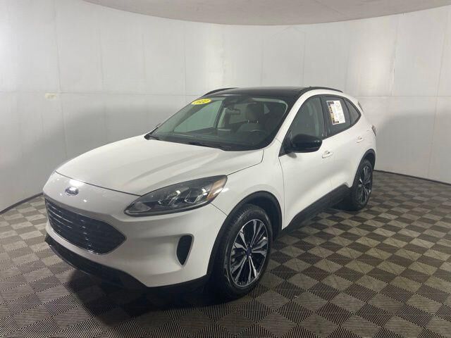 2022 Ford Escape SE — photo 1 of 13