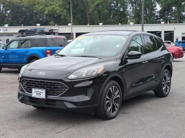 2022 Ford Escape SE — photo 1 of 39