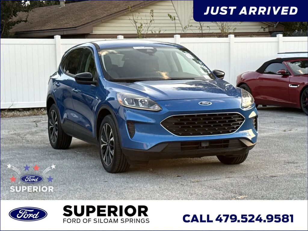 2021 Ford Escape SE — photo 1 of 8