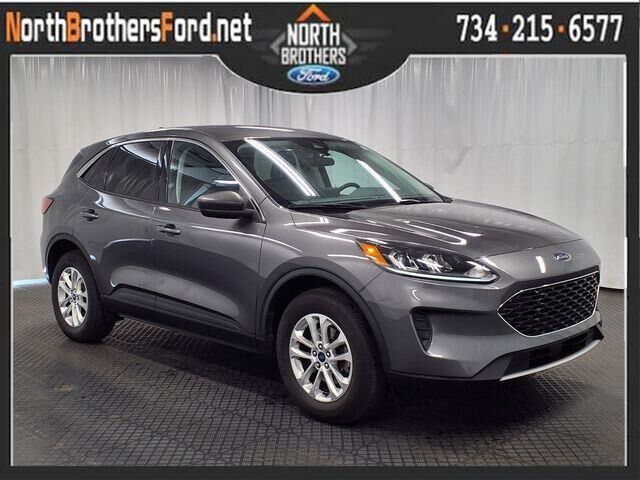 2022 Ford Escape SE — photo 1 of 13