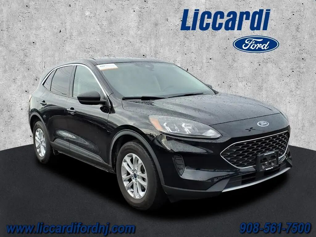 2022 Ford Escape SE — photo 1 of 15