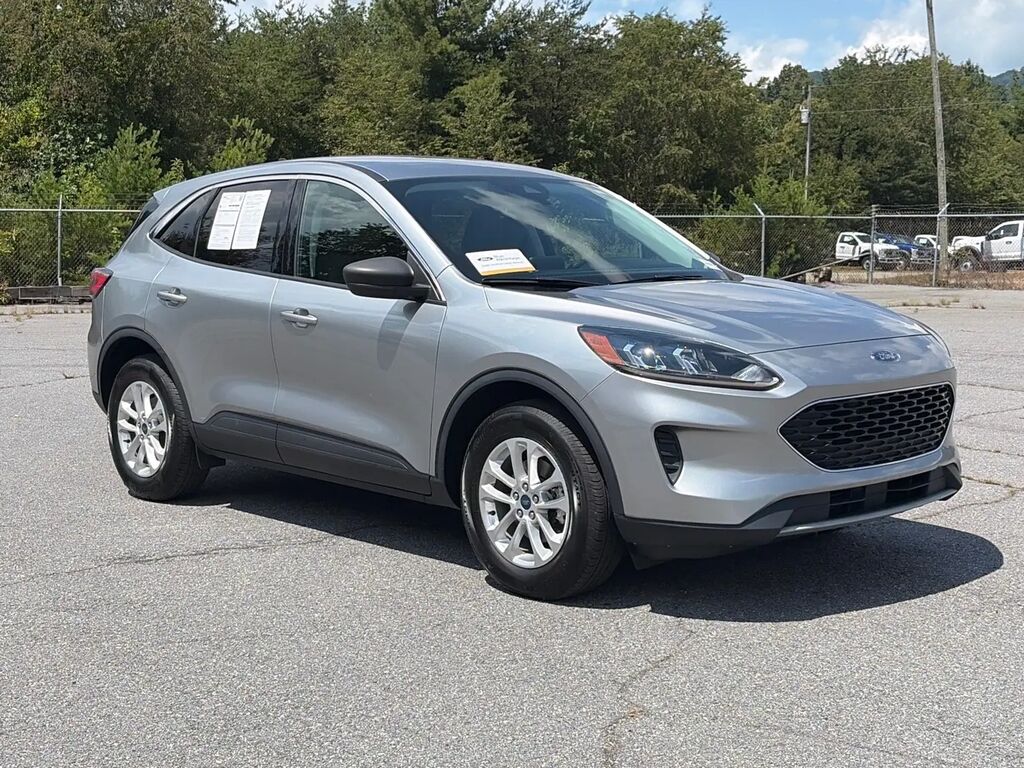 2022 Ford Escape SE — photo 1 of 13
