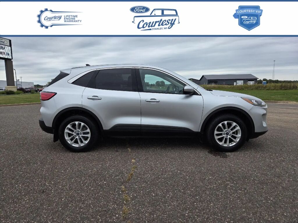 2020 Ford Escape SE — photo 1 of 13