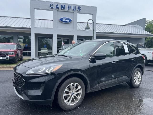 2020 Ford Escape SE — photo 1 of 13