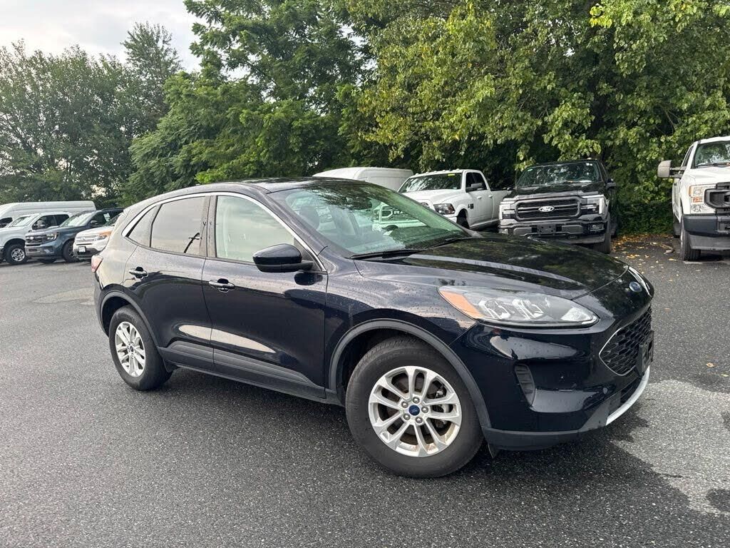 2021 Ford Escape SE — photo 1 of 28