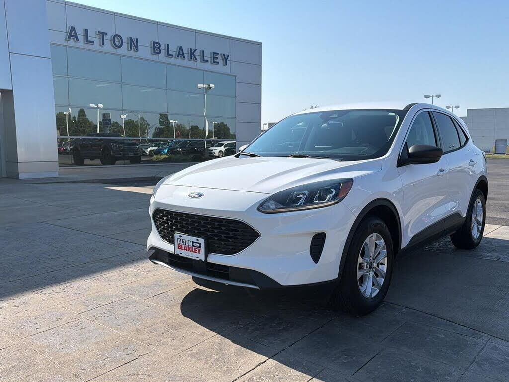 2022 Ford Escape SE — photo 1 of 27