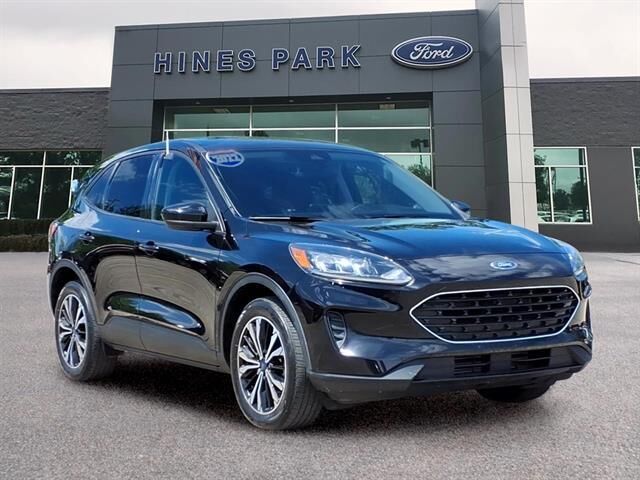 2022 Ford Escape SE — photo 1 of 6