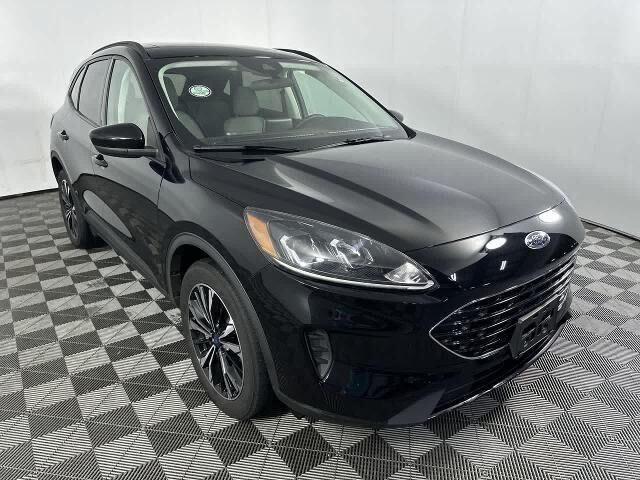 2022 Ford Escape SE — photo 1 of 13