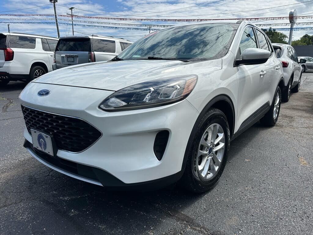 2020 Ford Escape SE — photo 1 of 1