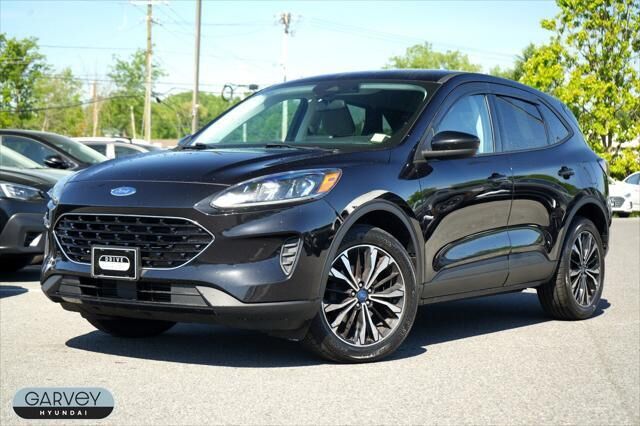 2021 Ford Escape SE — photo 1 of 13