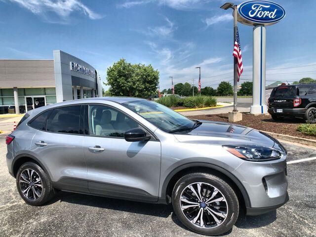 2022 Ford Escape SE — photo 1 of 13