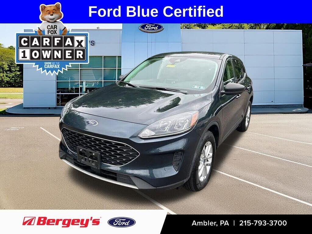 2022 Ford Escape SE — photo 1 of 3
