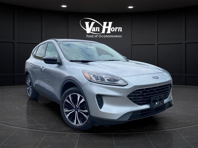 2022 Ford Escape SE — photo 1 of 13