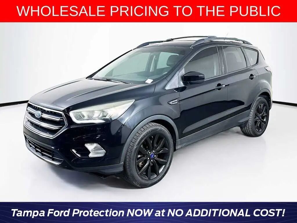 2017 Ford Escape SE — photo 1 of 13