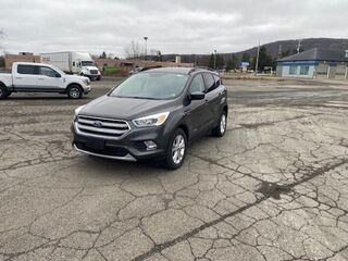 2017 Ford Escape SE — photo 1 of 12