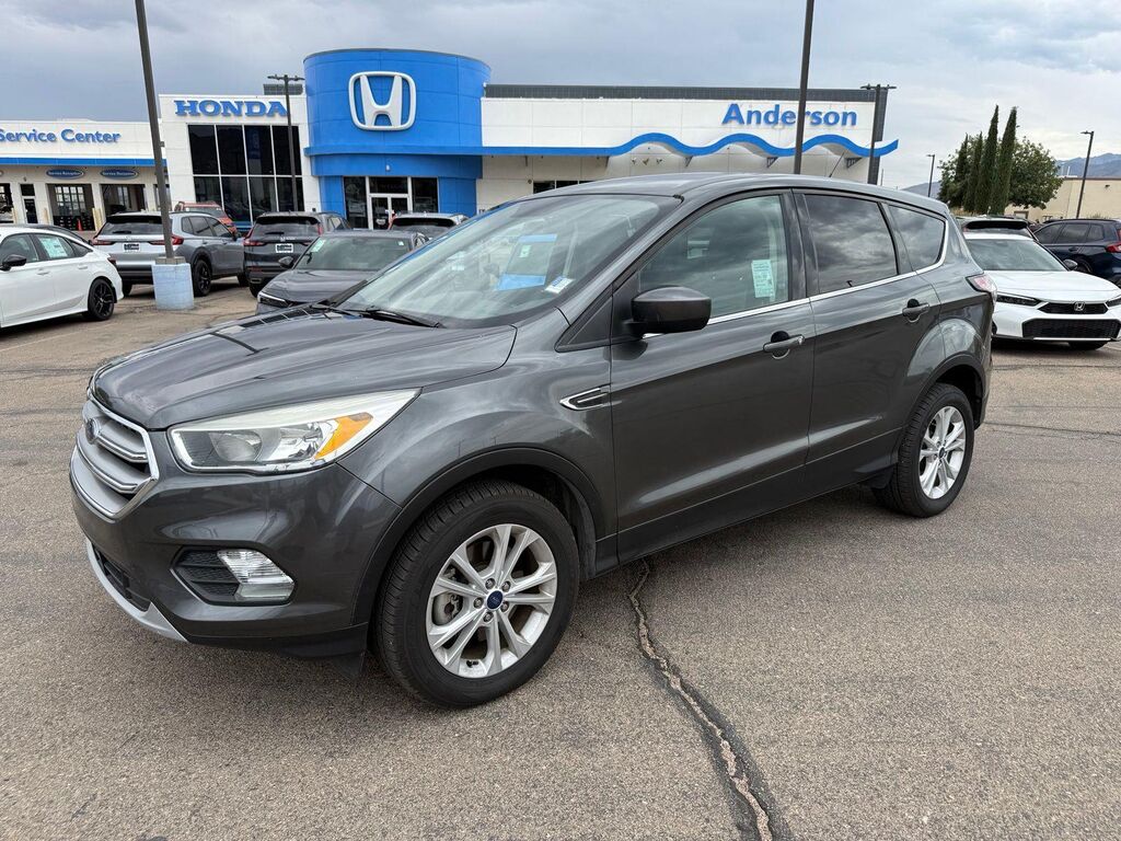 2017 Ford Escape SE — photo 1 of 26