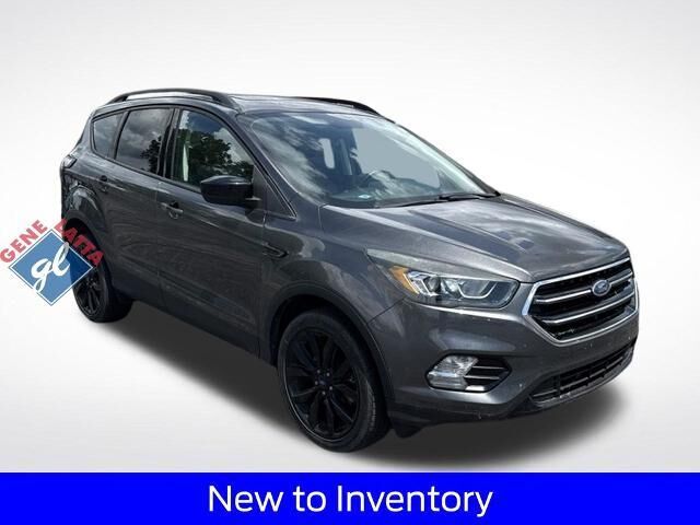 2017 Ford Escape SE — photo 1 of 4