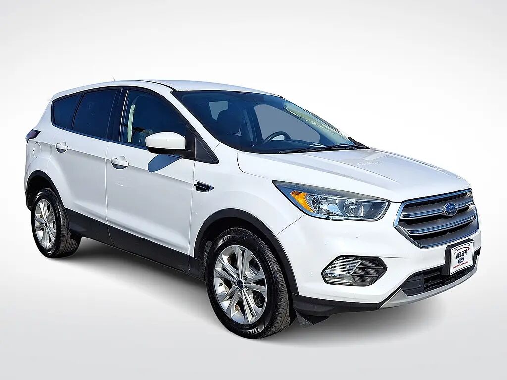 2017 Ford Escape SE — photo 1 of 16