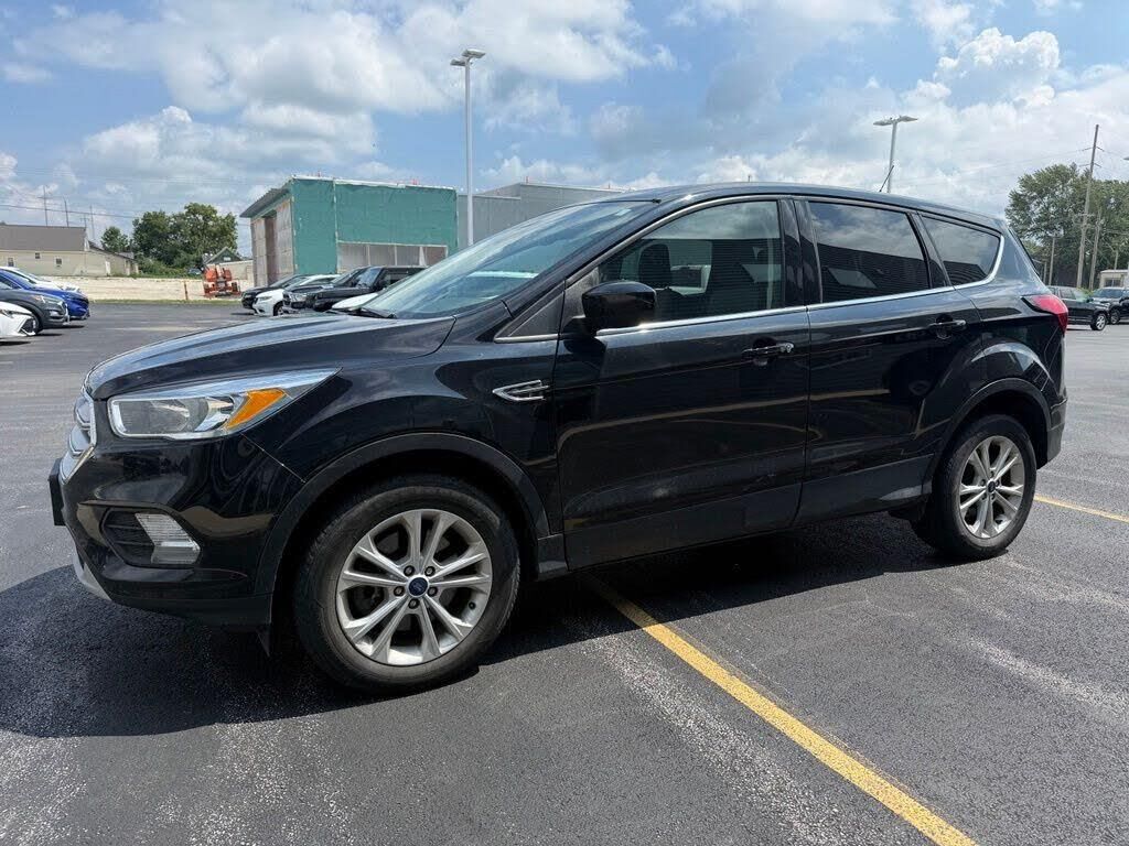2019 Ford Escape SE — photo 1 of 1