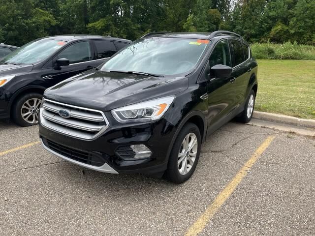 2017 Ford Escape SE — photo 1 of 26