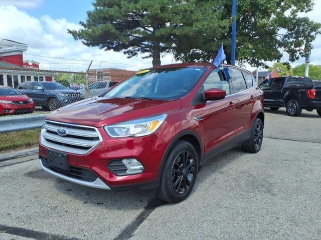 2019 Ford Escape SE — photo 1 of 26