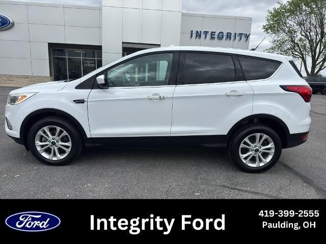 2019 Ford Escape SE — photo 1 of 26