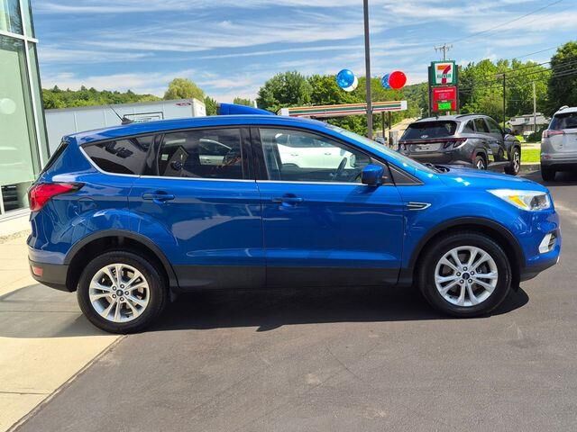 2019 Ford Escape SE — photo 1 of 13