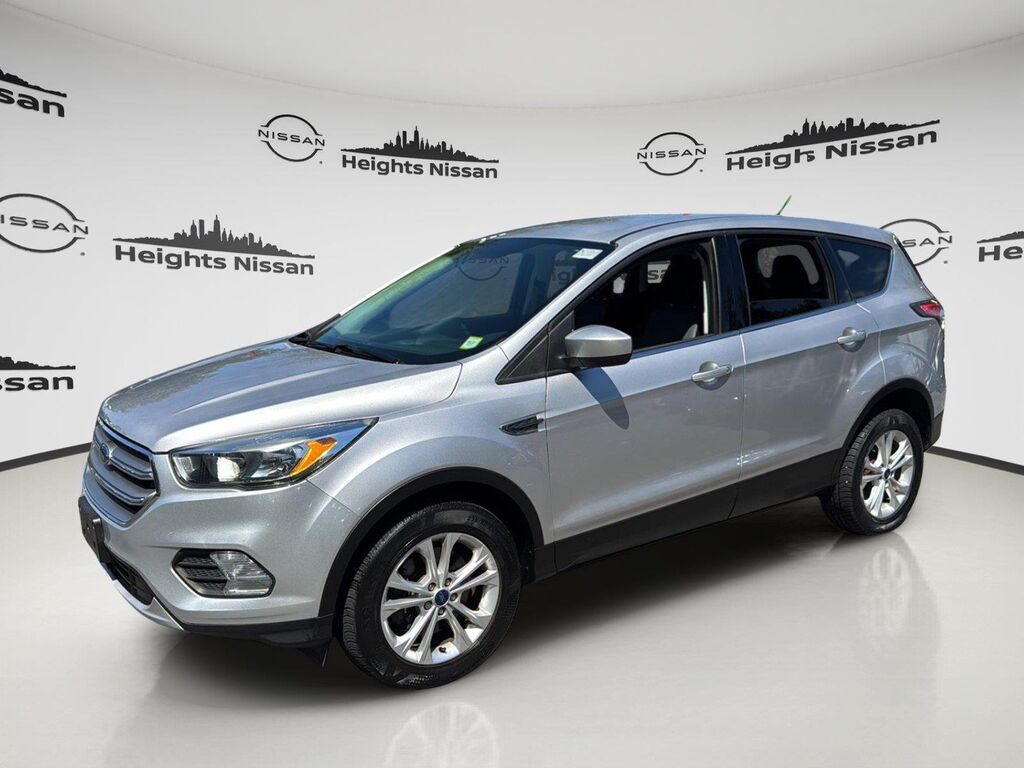 2017 Ford Escape SE — photo 1 of 13