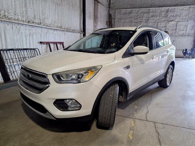 2017 Ford Escape SE — photo 1 of 11
