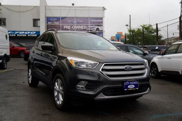 2018 Ford Escape SE — photo 1 of 15