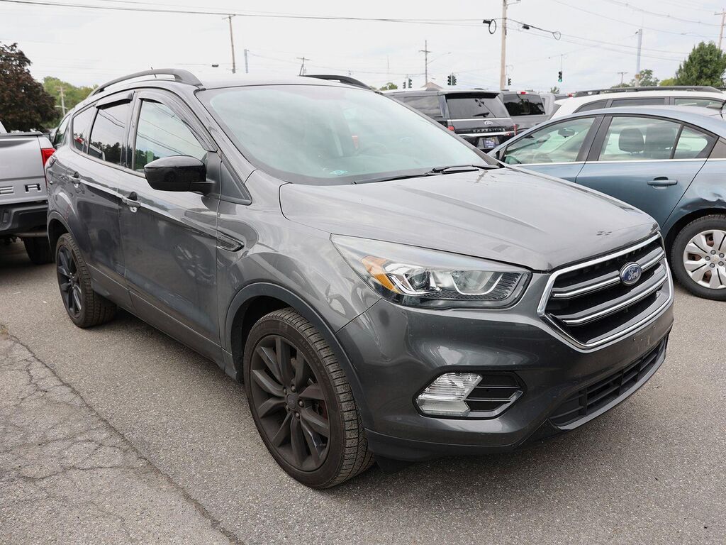 2018 Ford Escape SE — photo 1 of 12