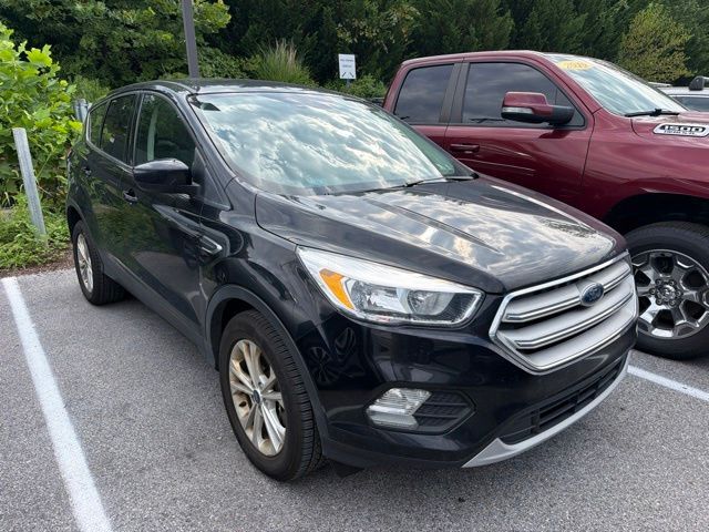 2019 Ford Escape SE — photo 1 of 6
