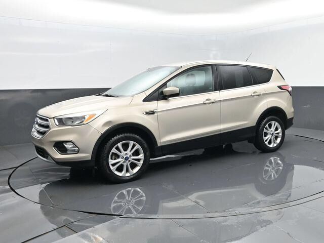 2017 Ford Escape SE — photo 1 of 13