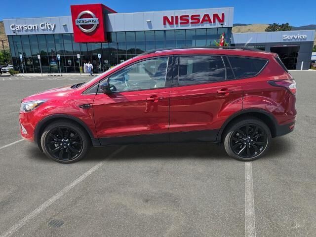 2017 Ford Escape SE — photo 1 of 8