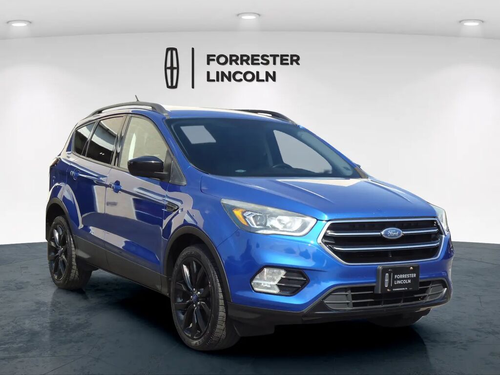 2017 Ford Escape SE — photo 1 of 13