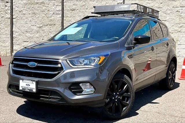 2018 Ford Escape SE — photo 1 of 13