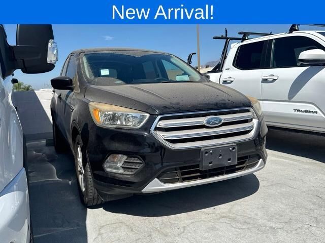 2019 Ford Escape SE — photo 1 of 30
