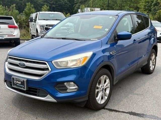 2017 Ford Escape SE — photo 1 of 19