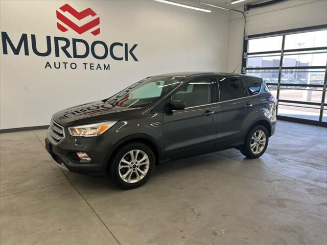 2017 Ford Escape SE — photo 1 of 13