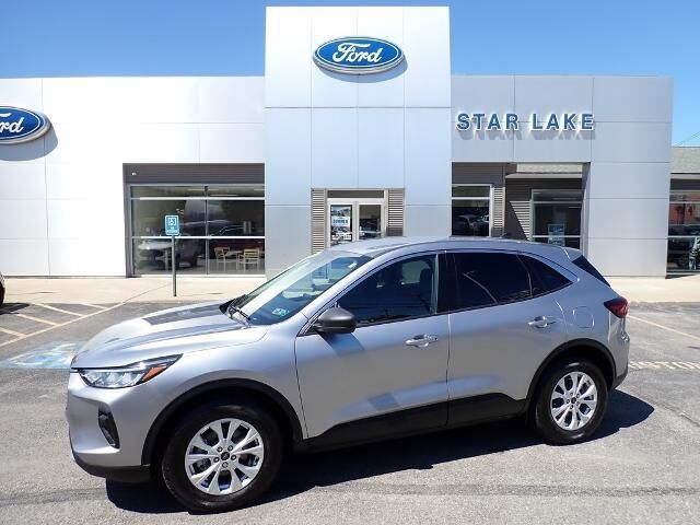 2023 Ford Escape Active — photo 1 of 26