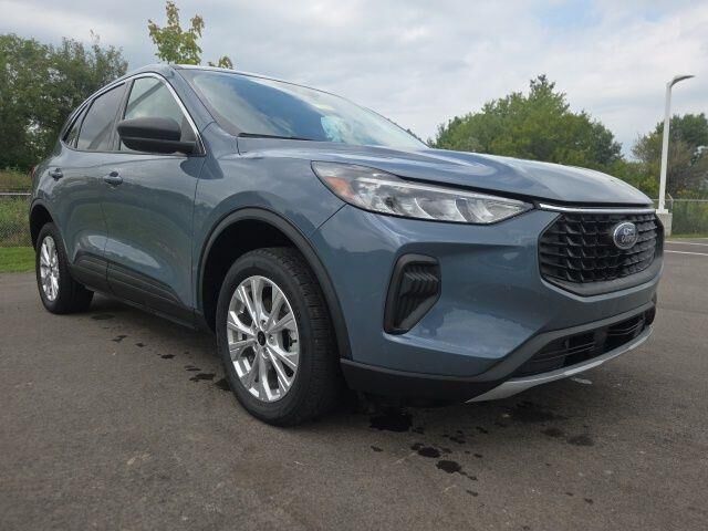 2023 Ford Escape Active — photo 1 of 26